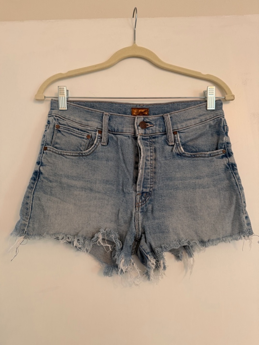 Mother Distressed Denim Jean Women’s Shorts scrapper cut off fray cameraobscura